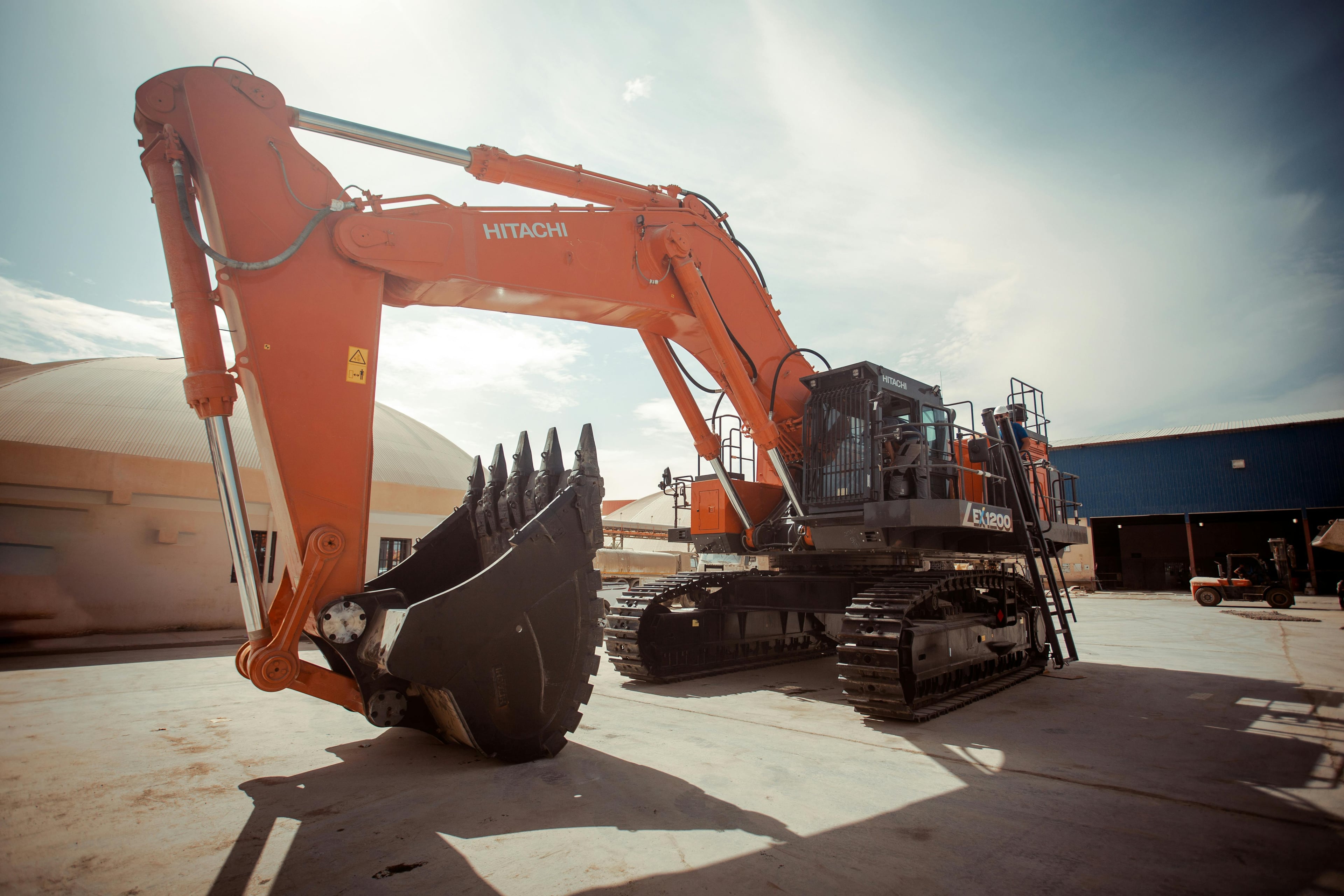 Earthmoving Repairs and Servicing background